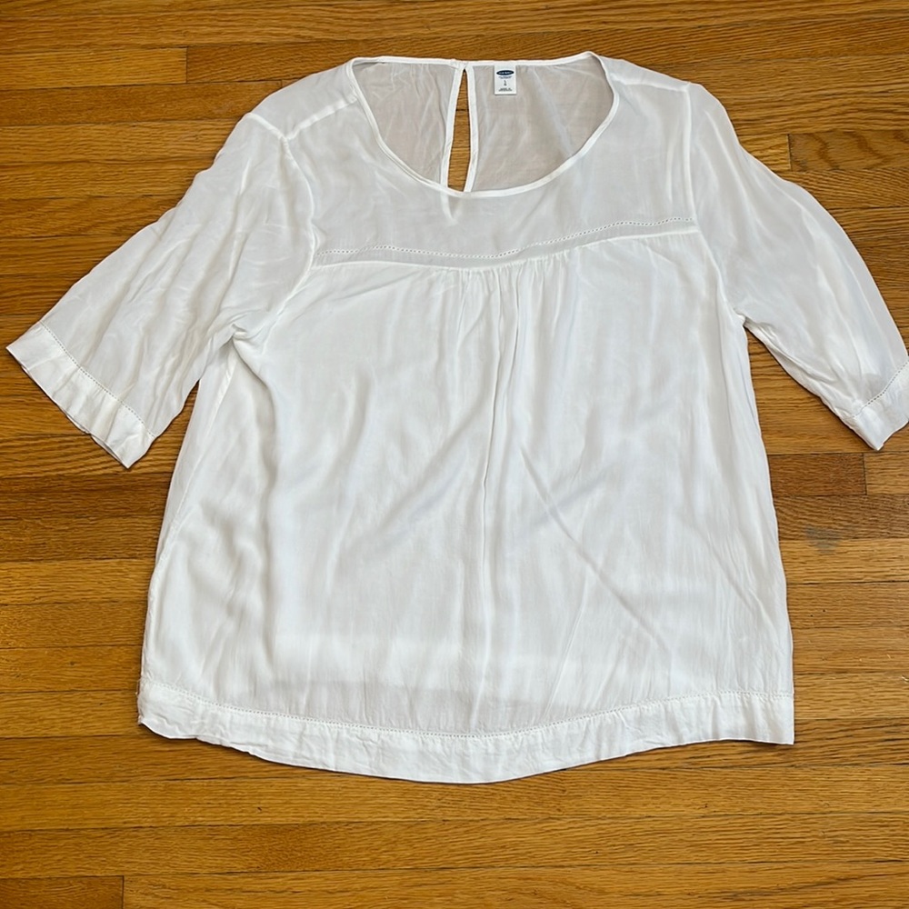 White Old Navy Long Sleeve Shirt